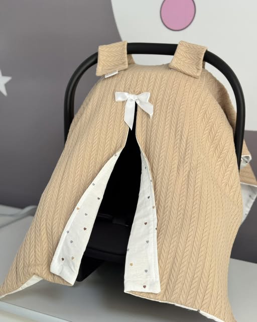 Pčelica prekrivač za nosiljku od pletiva, Hearts/Beige