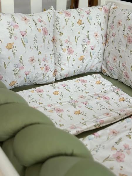 Pčelica ogradica sa pletenicom, Roses/Green