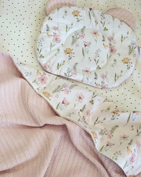 Dekica i jastuk sa pletivom, Roses/Baby pink