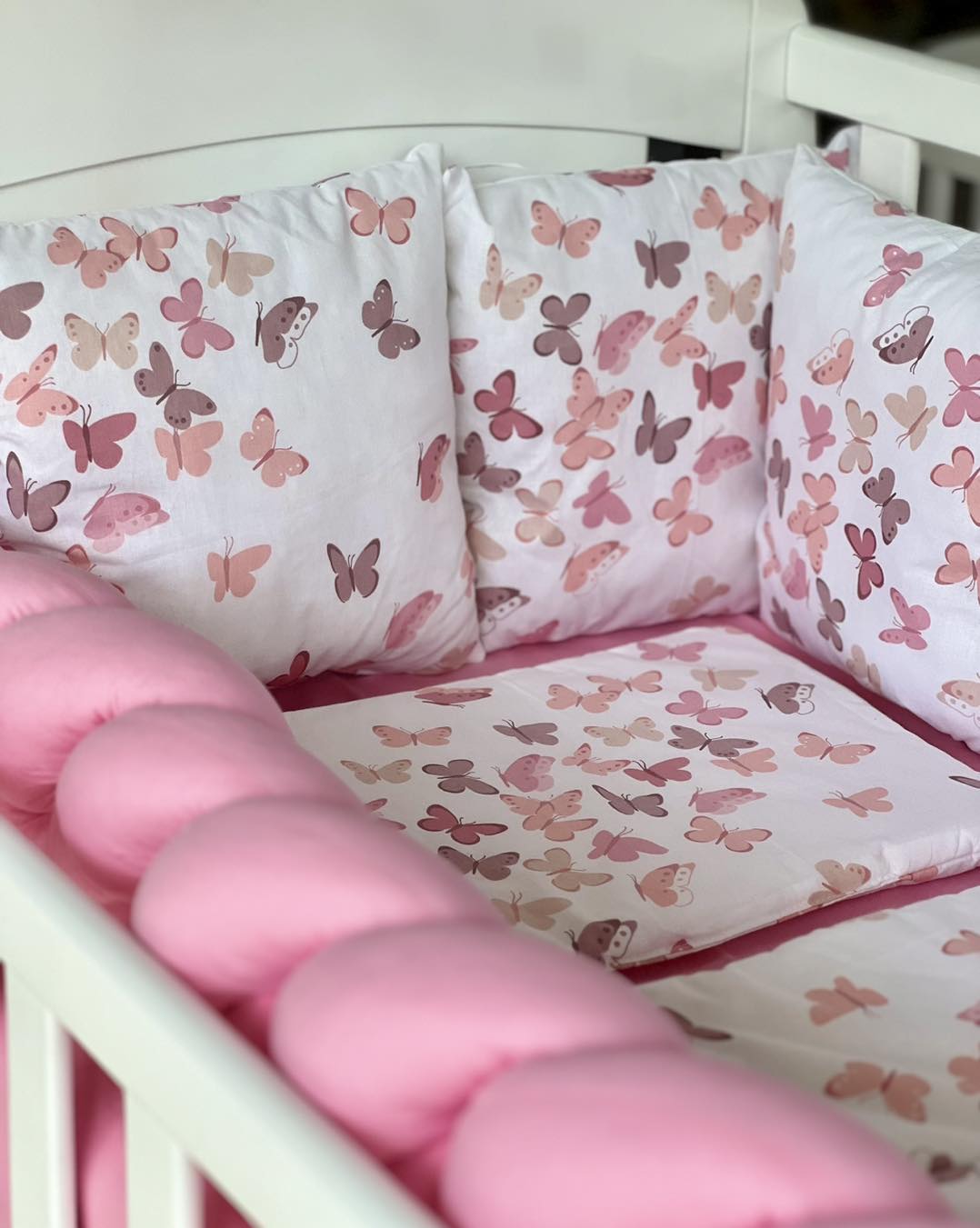 Pčelica ogradica sa pletenicom, Leptirići/Pink