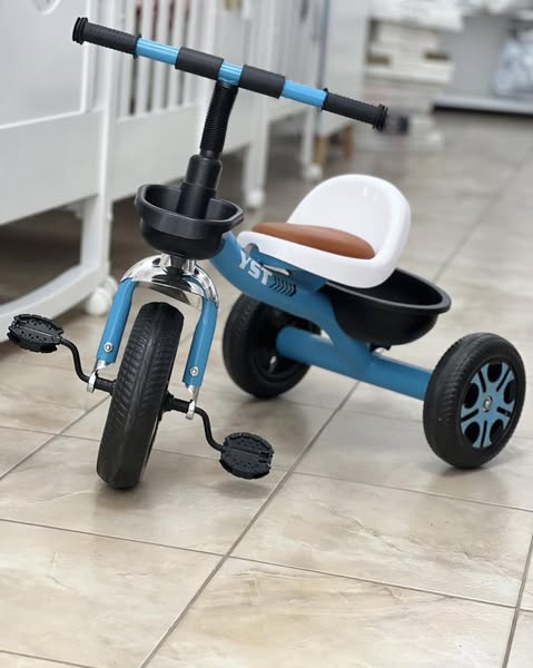 Tricikl na pedale, Plavi