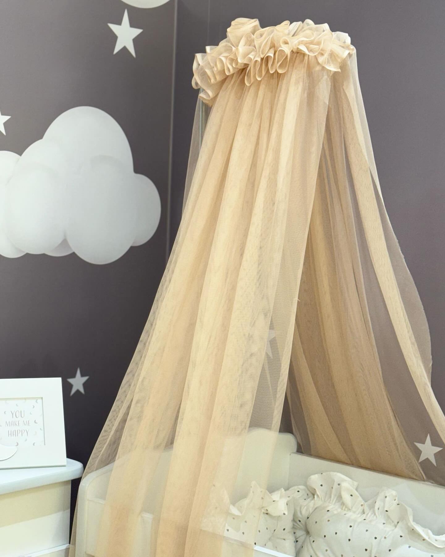 Baldahin, Beige