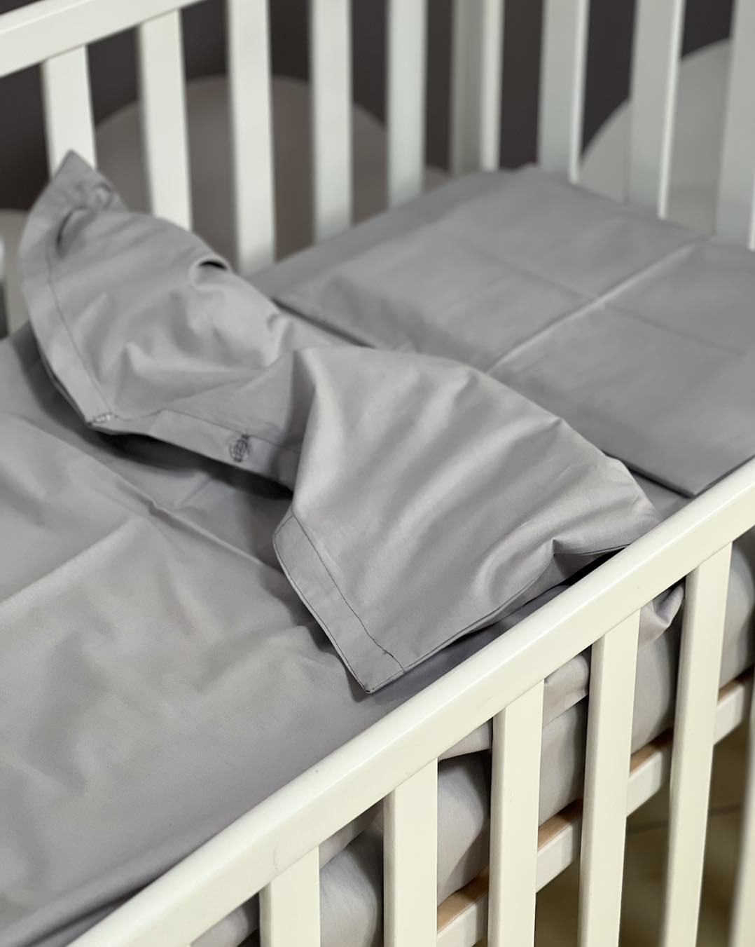 Set posteljine, Grey