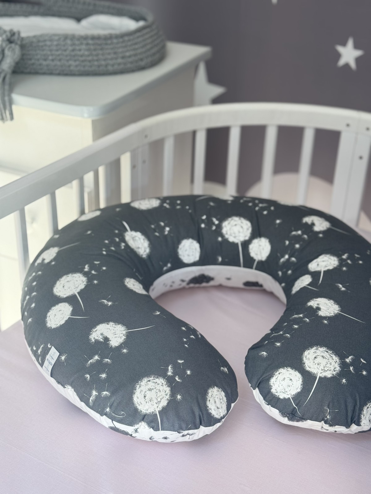 Jastuk za dojenje / White and grey