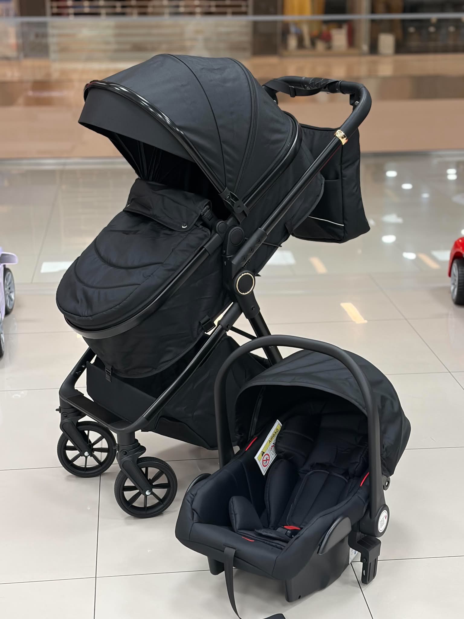 Potpuno sklopiva Pčelica All Black 3u1 kolica