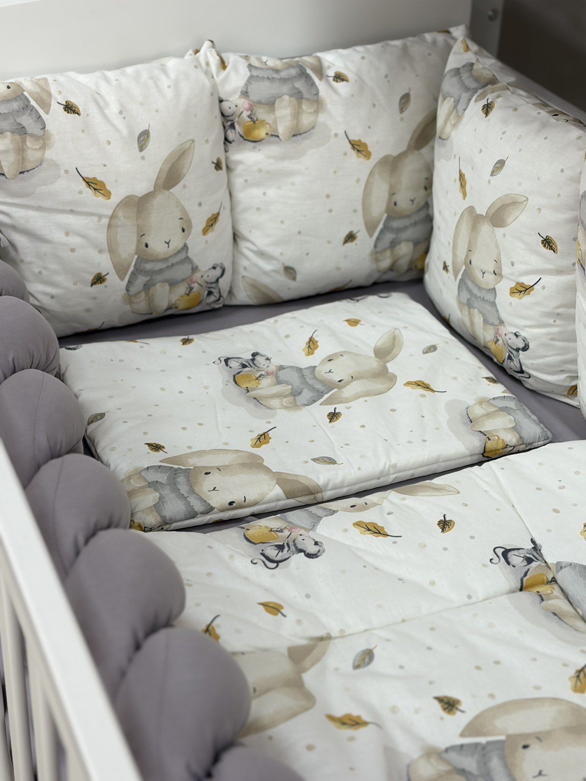 Pčelica ogradica sa pletenicom / Rabbit Grey
