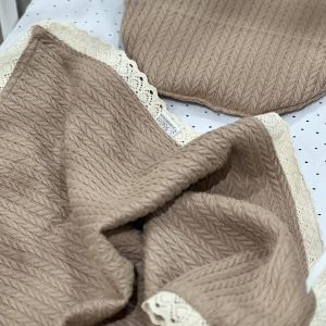 Pčelica set od pletiva sa čipkom, Brown